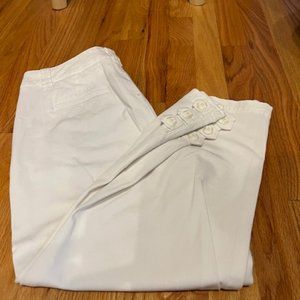 Cold Water Creek White Capris with Buttons